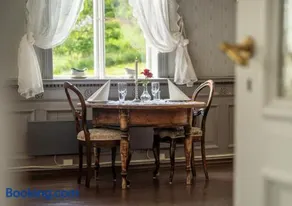 Husum Hotel - Image 2