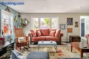 5 Bedrooms Game Room Studio Room - Image 1