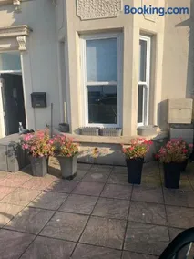 Central parade - Image 2