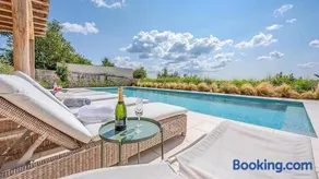 Family villa Charlotta with pool in Visnjan - Image 1