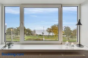 Beautifull 2-Room Apartment With Sea View - Image 4