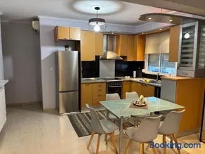 Family Nest Apartment SKG - Image 2