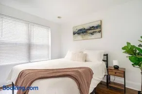 Apartment by the lake - Image 3