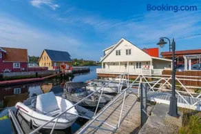 Vár Seaside Cabin - Image 4