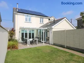 Ridgeback House - Image 1
