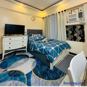 Cozy Corner Haven near Venice Grand Canal Mall - Image 5