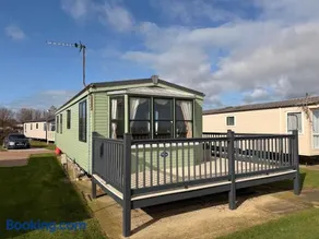 Sea View Static Caravan With Decking - Skipsea Sands Holiday Park - Image 5