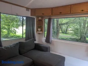 mobile home situé au cœur du lac - Image 1