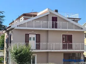 La Casa Bianca - Image 1