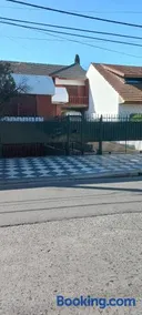 Casa Privada Monte Grande y cochera - Image 1