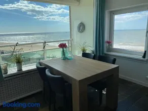 Berrie's Sea View - Image 2