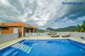 Luxury Villa Rebecca - Image 1