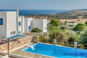 Cosy Traditional Apartment with shared pool in Aspro Chorio Paros - Image 1