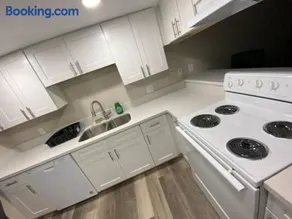 condo in downtown free parking 4 mins frm Freemont - Image 2