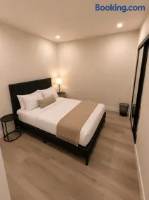 The Courtyard Suite - Image 4