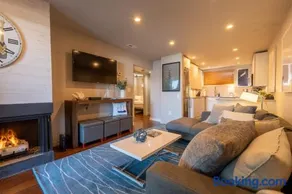Captains Quarters Waterfront & Pool - Image 1