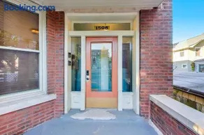 Edgewater Andersonville-area Apt Close to Loyola Lake EZ Parking - Image 2