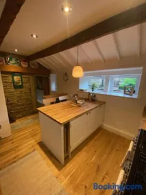 The Weavers Cottage - Image 2