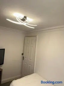 Single Room In A Cosy House In Pitsea - Image 3