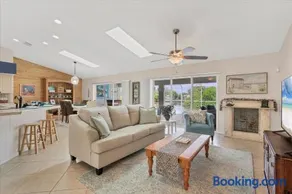 Relaxing Cape Coral Villa 1000: Pool on the Canal - Image 5
