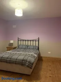 Room 2 , Williamstown, Ireland - Image 3