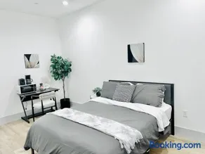 Modern New Studio Cozy&Prime Location - Image 2