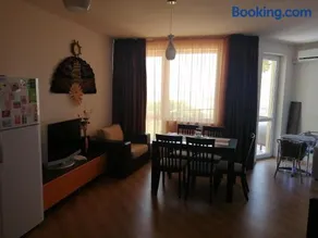 SunnySeasons Apartment with swimming pool view - Image 3