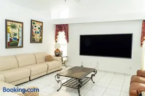 Family Vacation Home in Fort Myers - Image 4