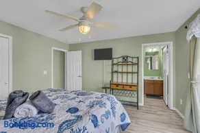 Game Room, Kayaks, Steps to the Ocean! - Image 4