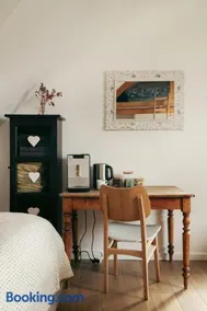 BnB The Attic - Spacious air-conditioned attic room - Image 3