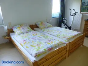 Ferienwohnung Stoeterau - ebenerdige FeWo mit Sonnenterrasse - Image 1