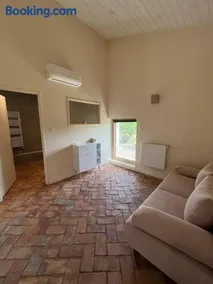 La Bergerie des Amandiers Chambres et Table d'Hôtes - Image 2