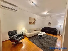 Glyfada Center 2BR Apartment - Image 1