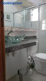 Flat em local tranquilo, com garagem dois quarteirões do centro histórico, 15 min de Tiradentes - Image 3