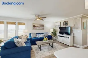 Oceanfront Condo W/Free Wifi Central Ac Ocean View Private W/D & Shared Pool - Image 2
