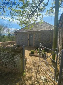 Church Rooms Cottage - Recently Renovated! - Image 2