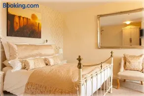Norfolk Arms Hotel, Ringinglow - Image 4