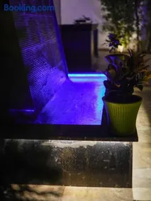 Luxury Jacuzzi Villa Lawn Gazebo Near Airport - Image 3