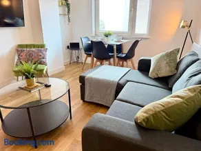Charming 1BR Apartment In Heart of Cardiff Bay - Image 2