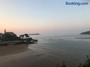 Mundaka Beachfront House - Image 3
