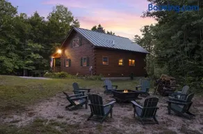 Lakefront Log Cabin on 2 acres - Image 4