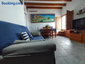 Appartement convivial et familial avec internet haut débit | Vue ville | À côté de la plage - Image 5