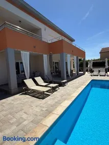 Holiday villa Summer escape on Island Rab - Image 2