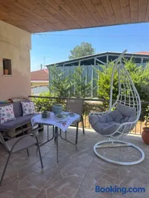 Elea House - Image 2