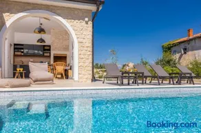 Villa Malina with heated pool - Image 2