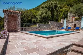 Old Stone House Villas - Image 1