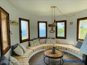 Apartment with a breathtaking view - Image 4