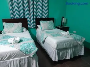 Bailey's Bed and Breakfast - Image 2