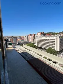 Duplex De los Reyes Católicos con parking incluido - Image 1
