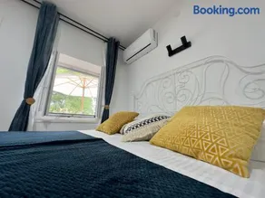 Matek family & studio apartment Rovanjska - Image 1
